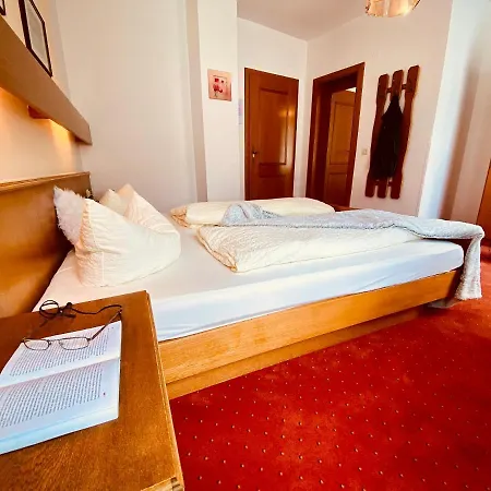 Guest house Schwarzer Adler 3*